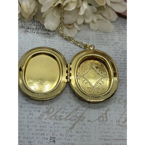 Ylw Gold Photo Locket Necklace Birthday Gift Green Owl Barn Tree Hoot Fall Mom - Picture 7 of 10